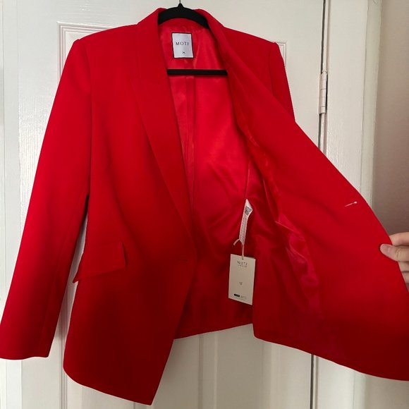Motif Red Blazer, Size Medium, New with Tags - Picture 4 of 4